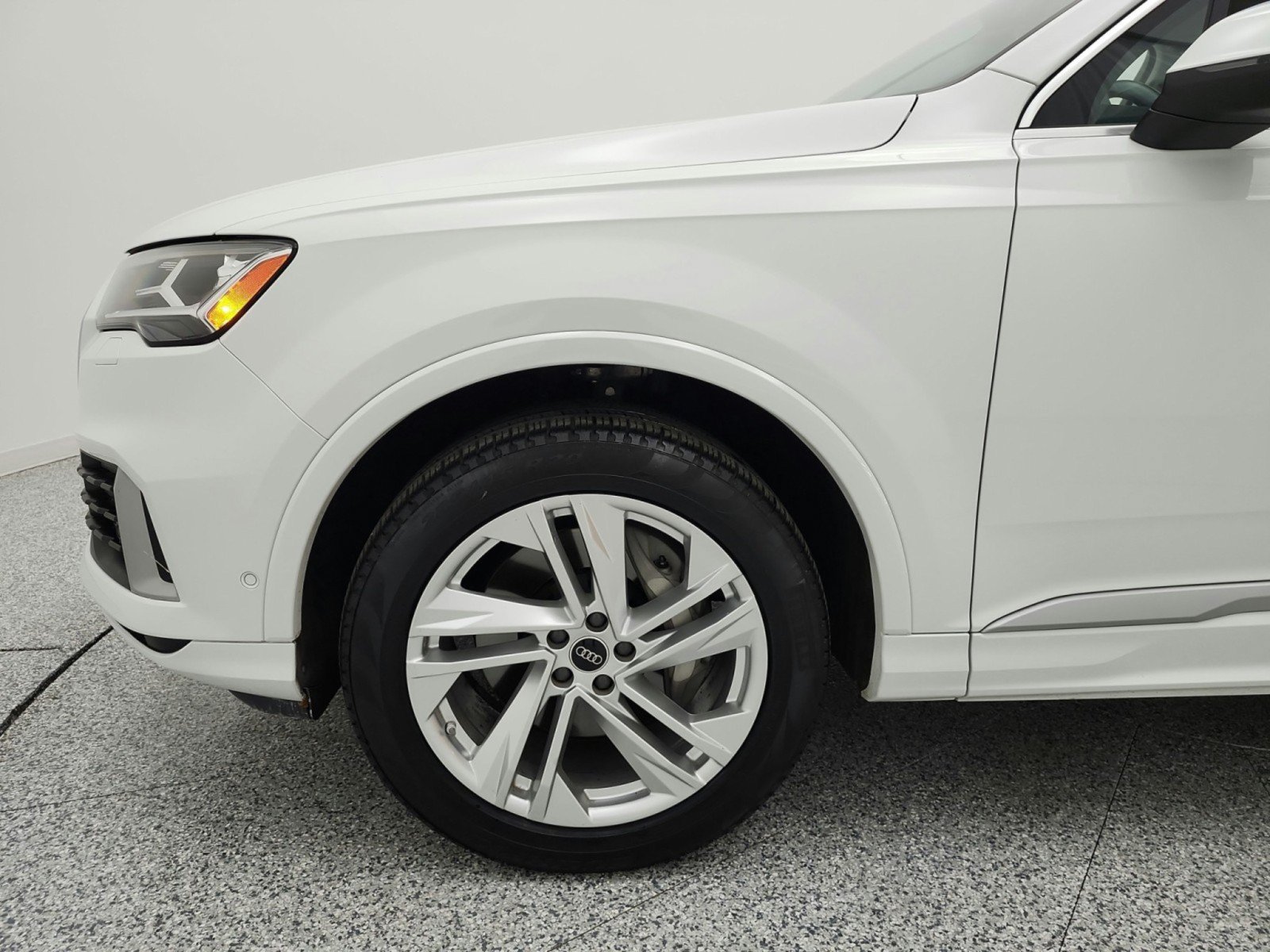 Used 2023 Audi Q7 2.0T Premium w/ Convenience Package AWD/4WD image 18