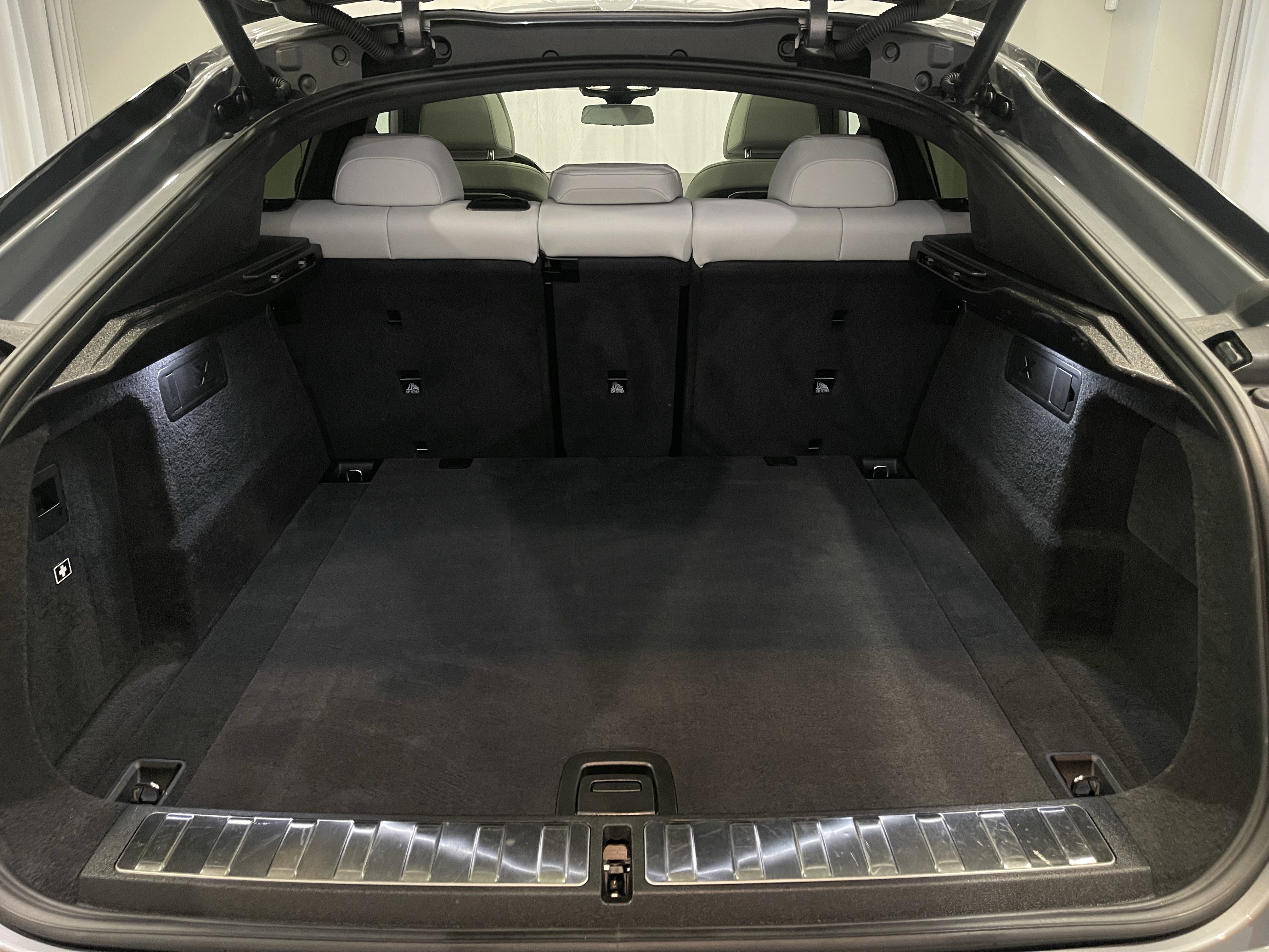 Used 2024 BMW X6 xDrive40i w/ Premium Package image 28