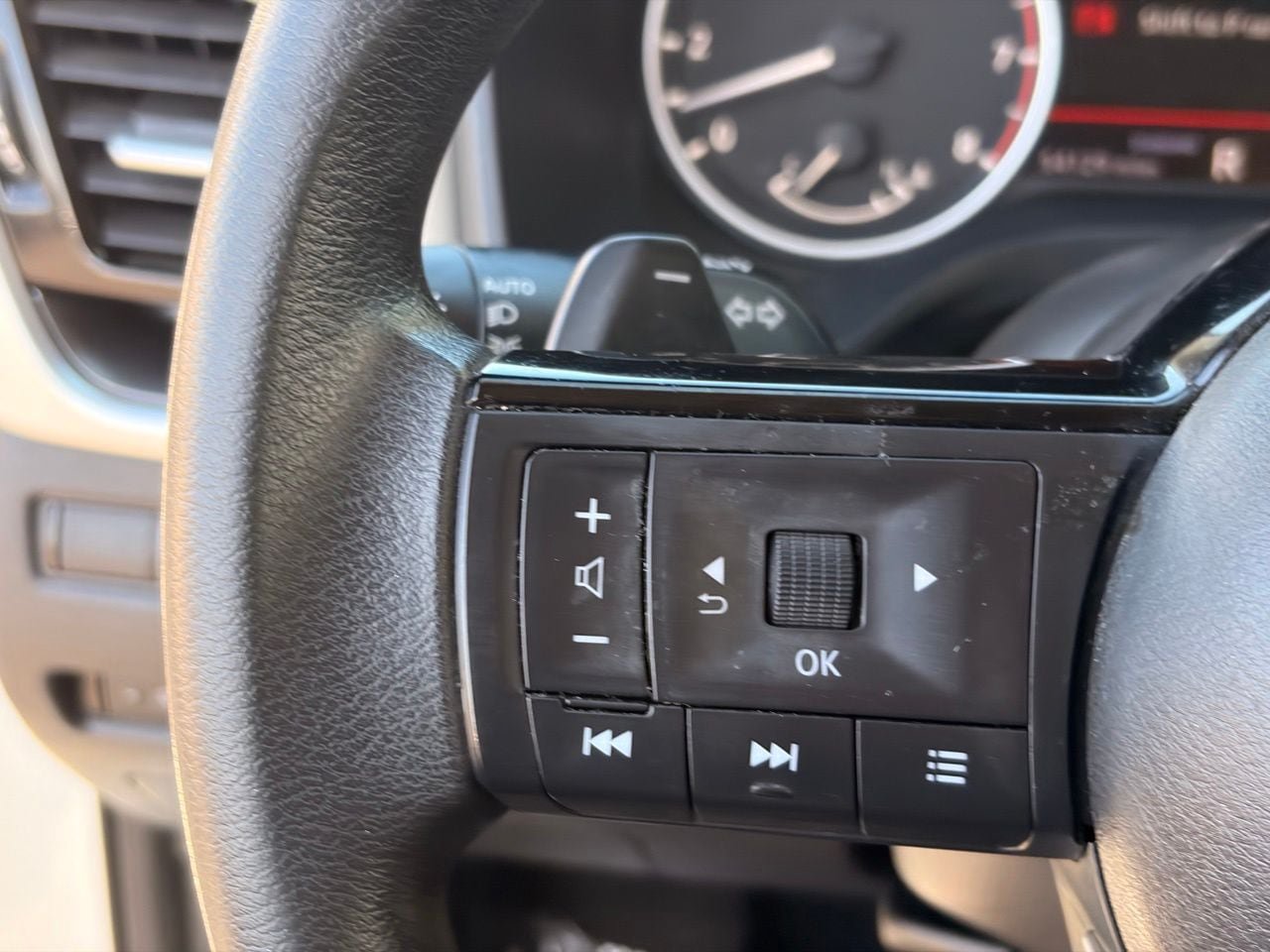 Certified 2021 Nissan Rogue SV FWD image 30