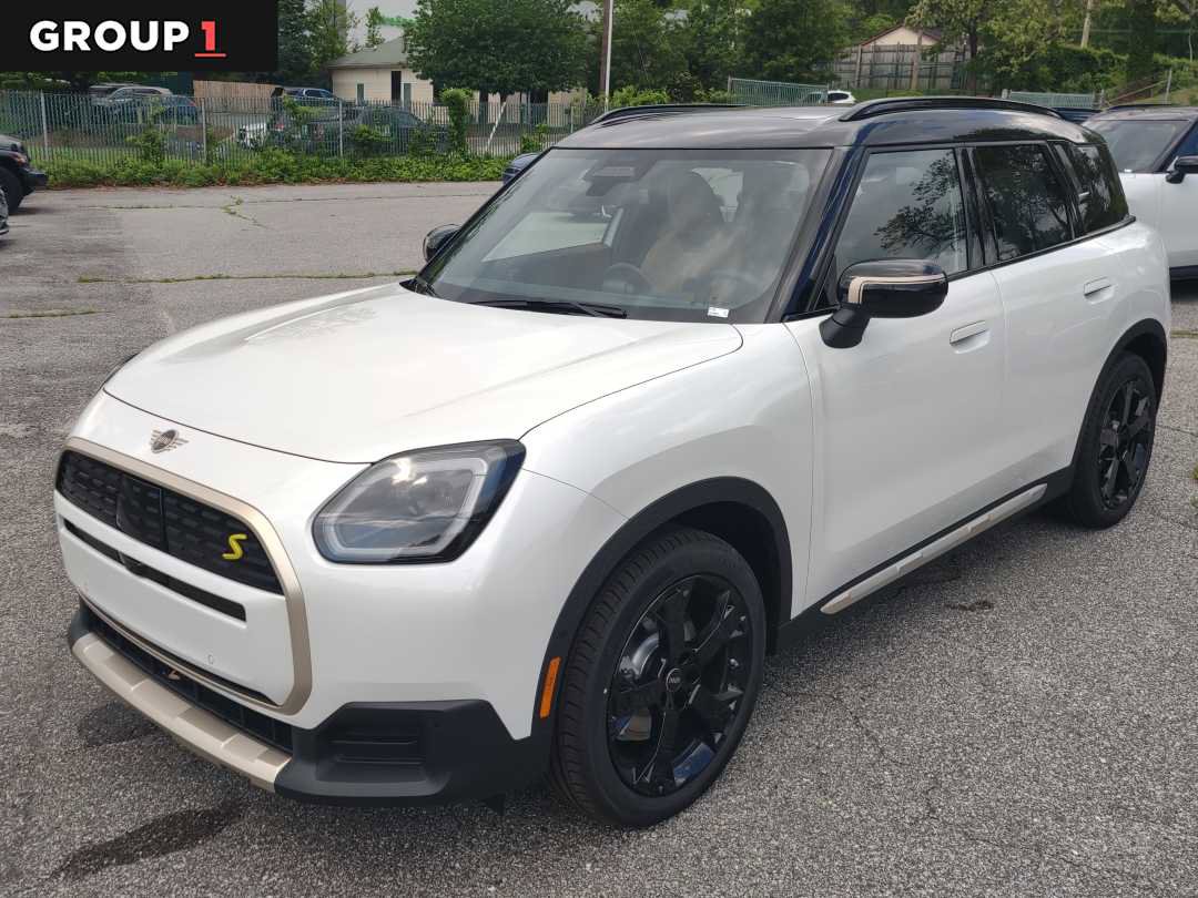 Used 2025 MINI Cooper Countryman SE w/ Comfort Package Max image 1