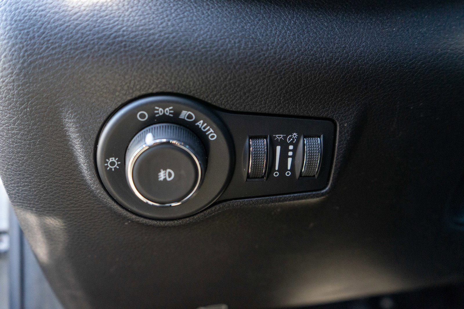 Used 2023 Jeep Compass Latitude w/ Convenience Group AWD/4WD image 16