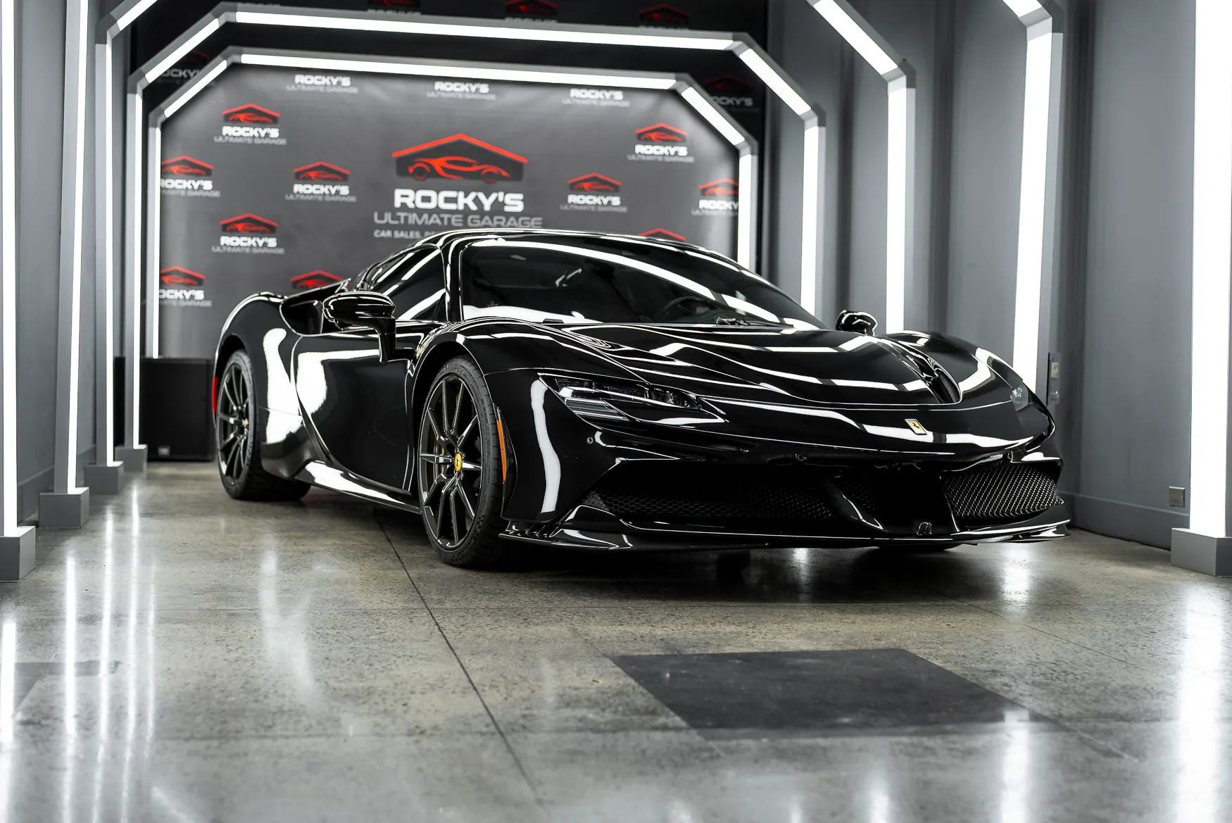 Used 2023 Ferrari SF90 Spider image 58