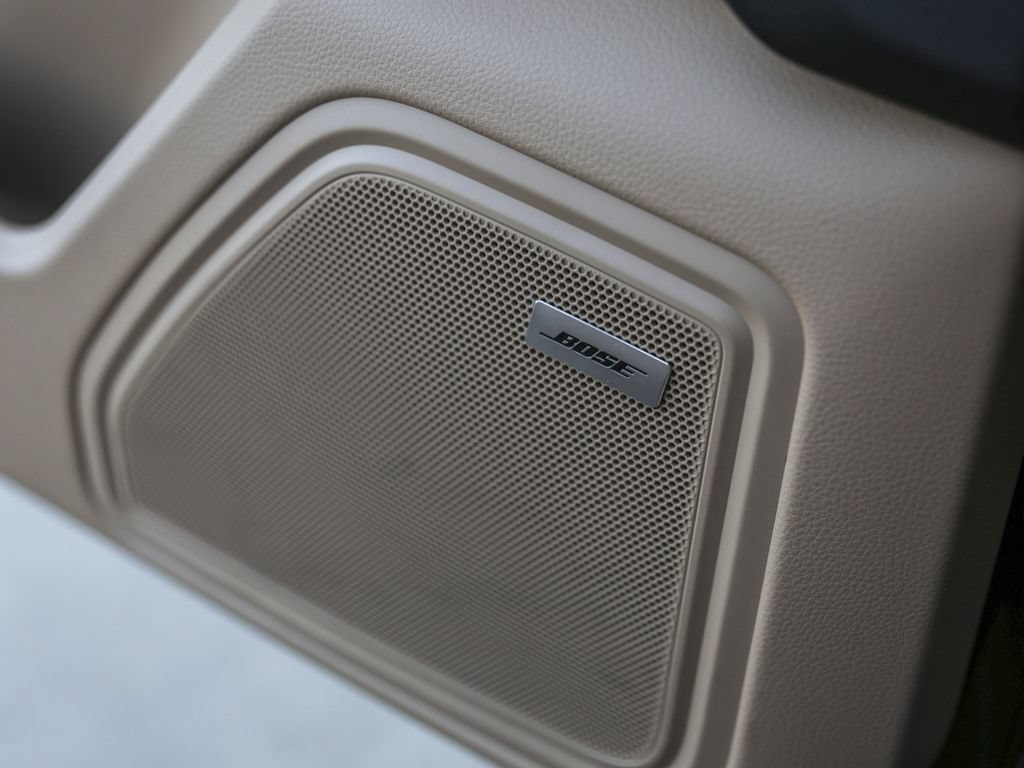 Certified 2026 Porsche Macan AWD/4WD image 28