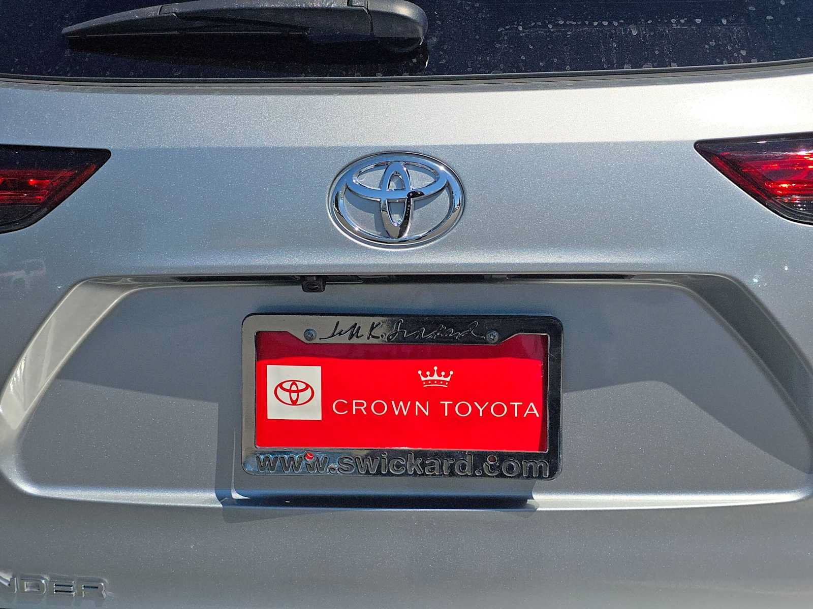 Used 2023 Toyota Highlander XLE FWD image 14