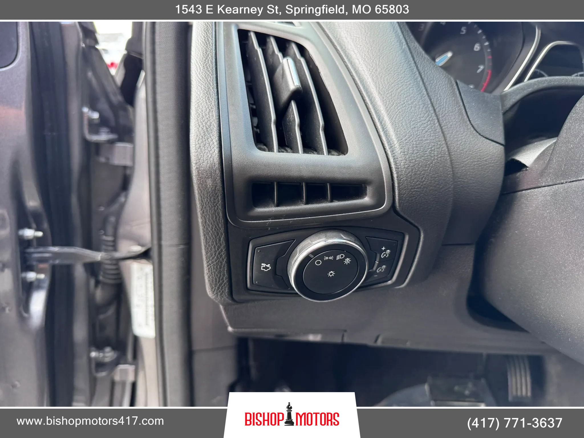Used 2013 Ford Focus SE FWD image 20