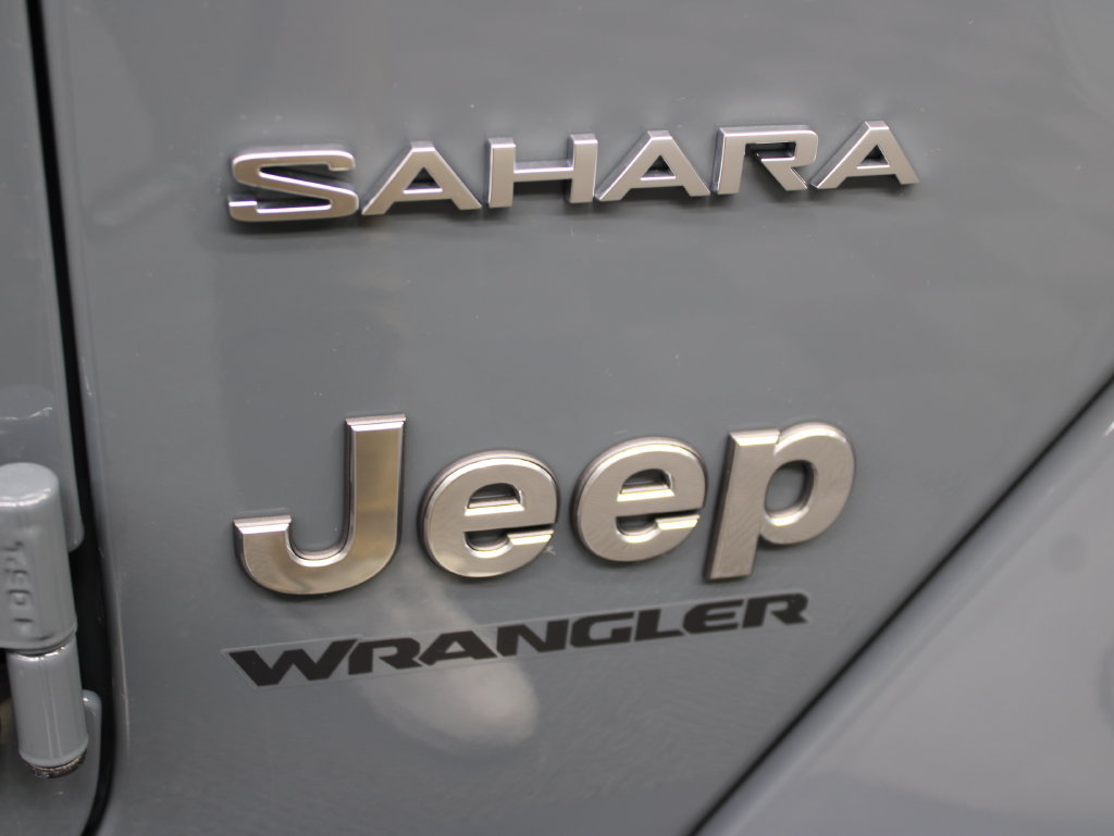 Used 2024 Jeep Wrangler Unlimited Sahara w/ Technology Group AWD/4WD image 53