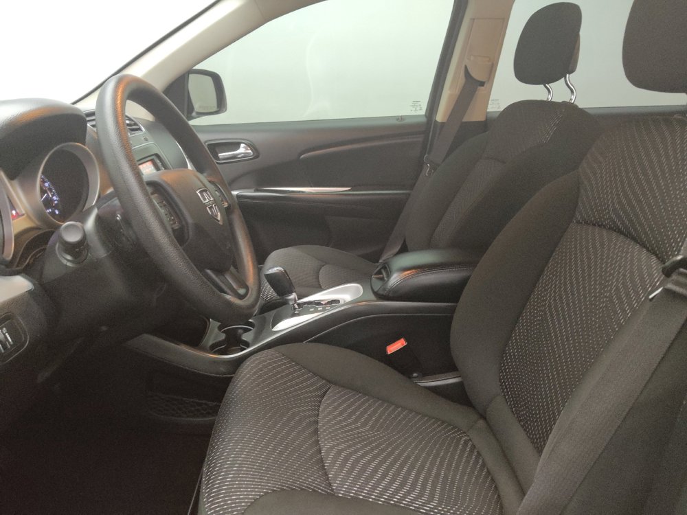 Used 2020 Dodge Journey SE w/ Blacktop Package FWD image 17