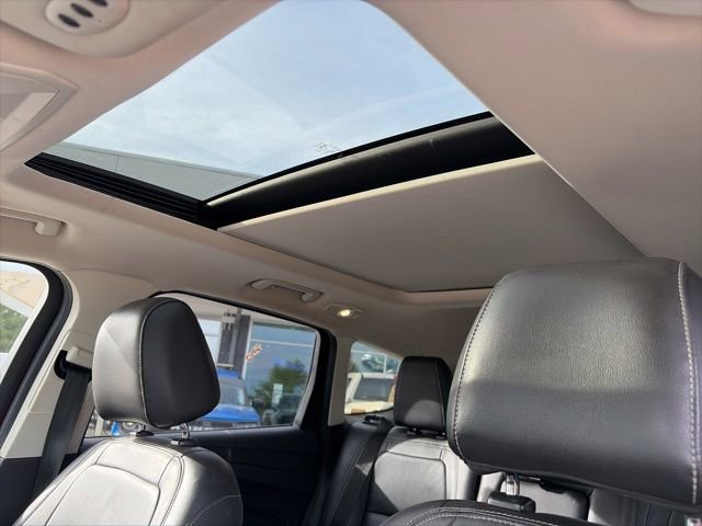 Used 2017 Ford Escape Titanium image 19