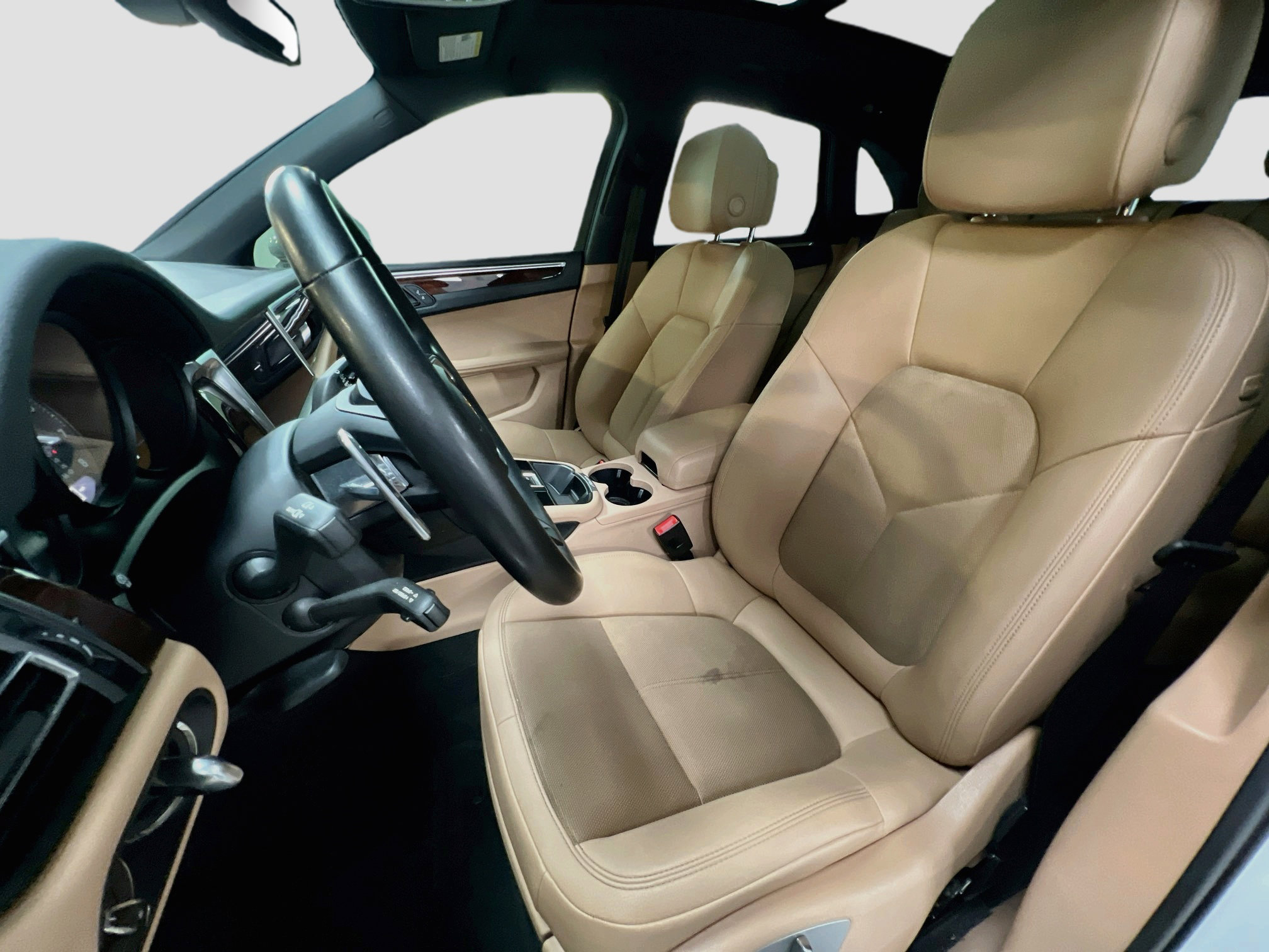 Certified 2023 Porsche Macan S AWD/4WD image 5