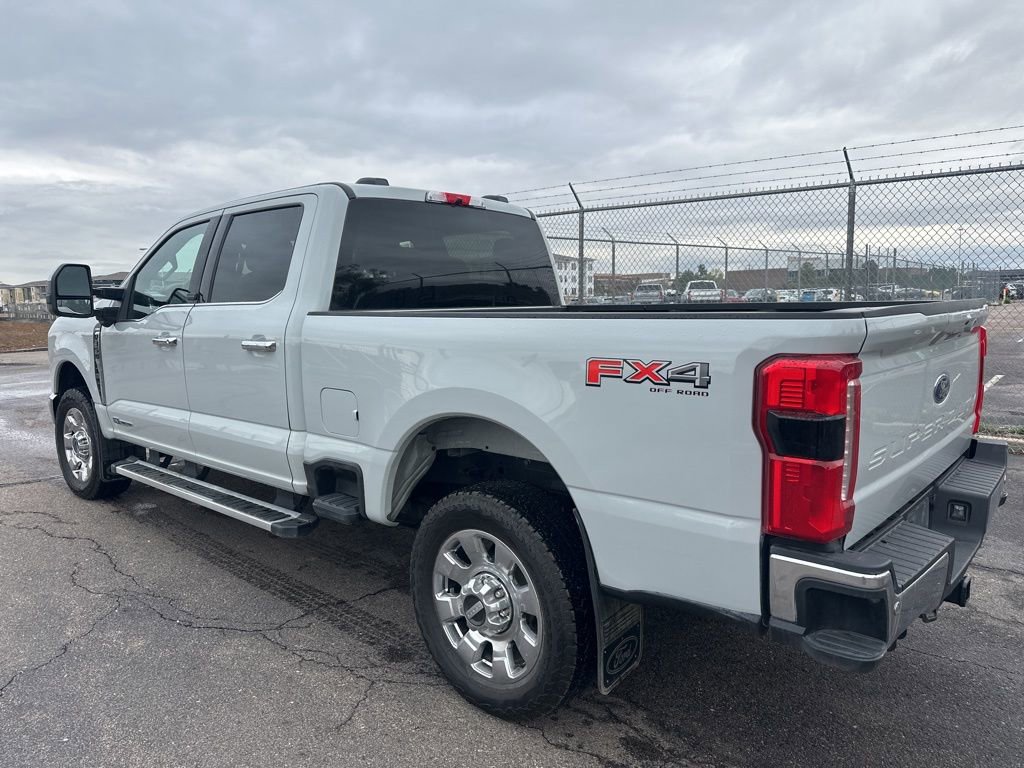 Used 2025 Ford F350 Lariat AWD/4WD image 4