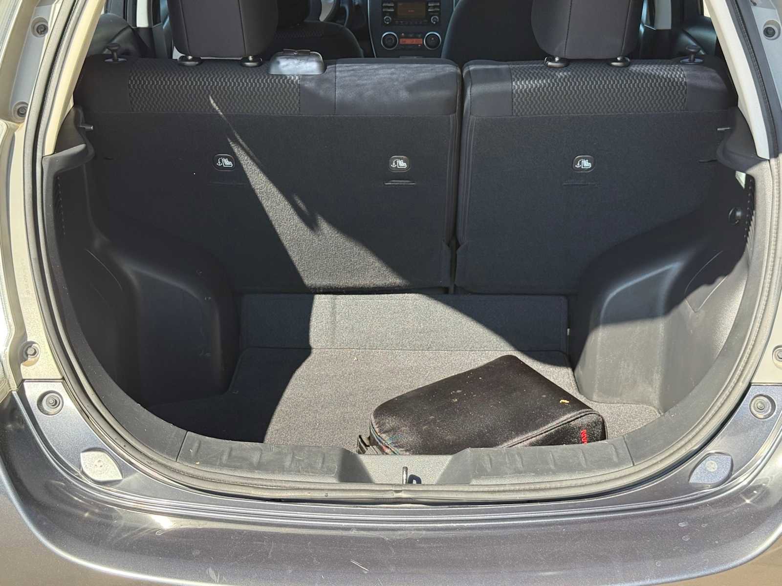 Used 2013 Nissan Leaf S w/ Charger Pkg FWD image 6
