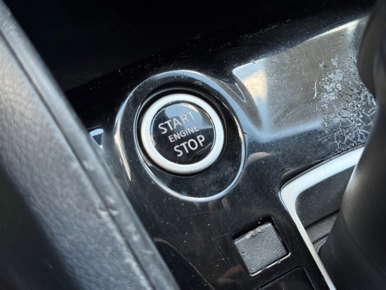 Used 2020 Nissan Versa S FWD image 27