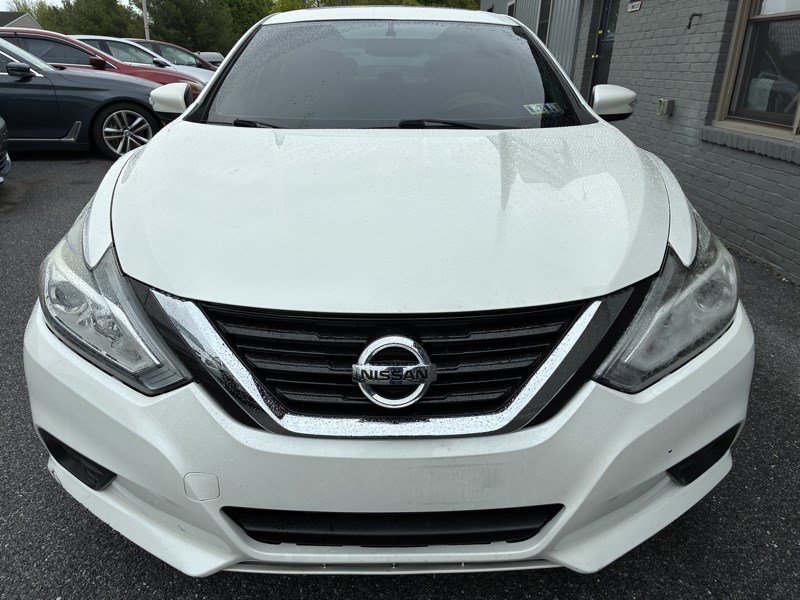 Used 2016 Nissan Altima 2.5 SL w/ Moonroof Package FWD image 2