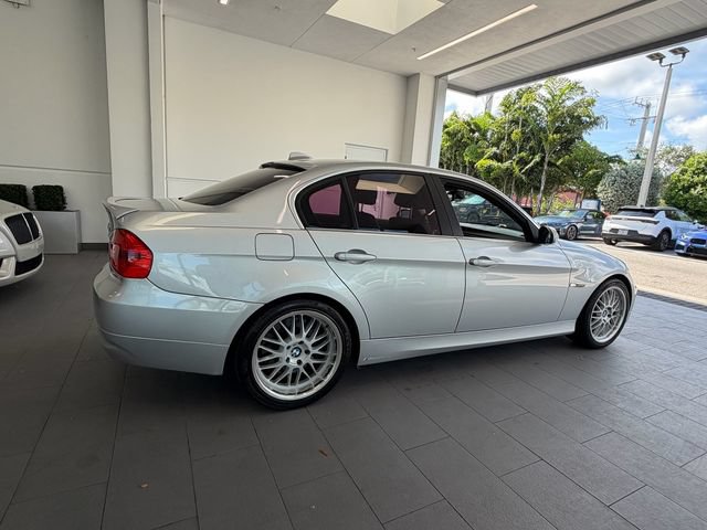 Used 2006 BMW 330i Sedan RWD image 11