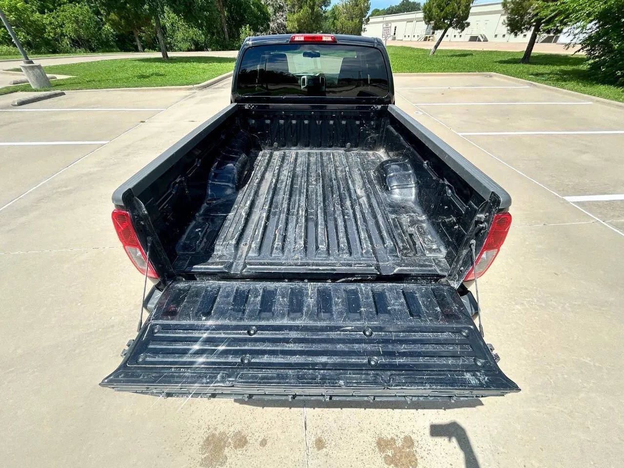 Used 2019 Nissan Frontier S RWD image 10