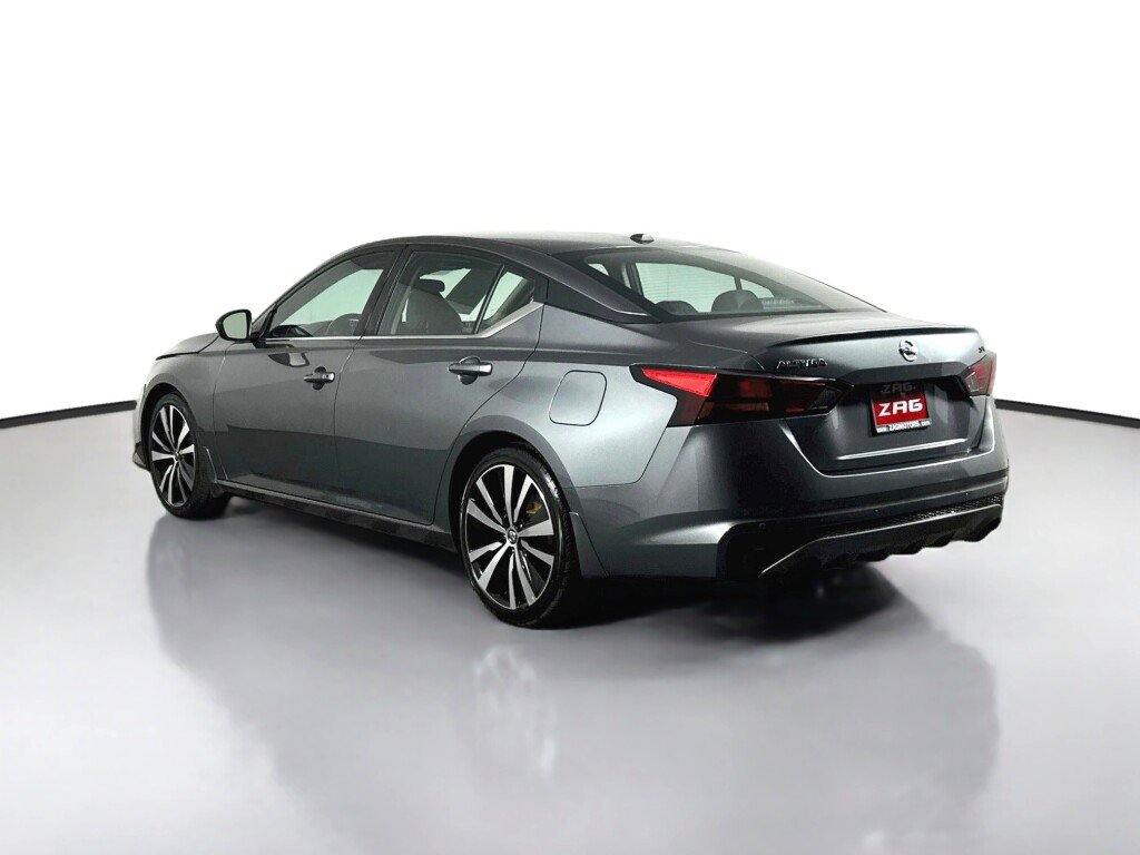 Used 2020 Nissan Altima 2.5 SR FWD image 3