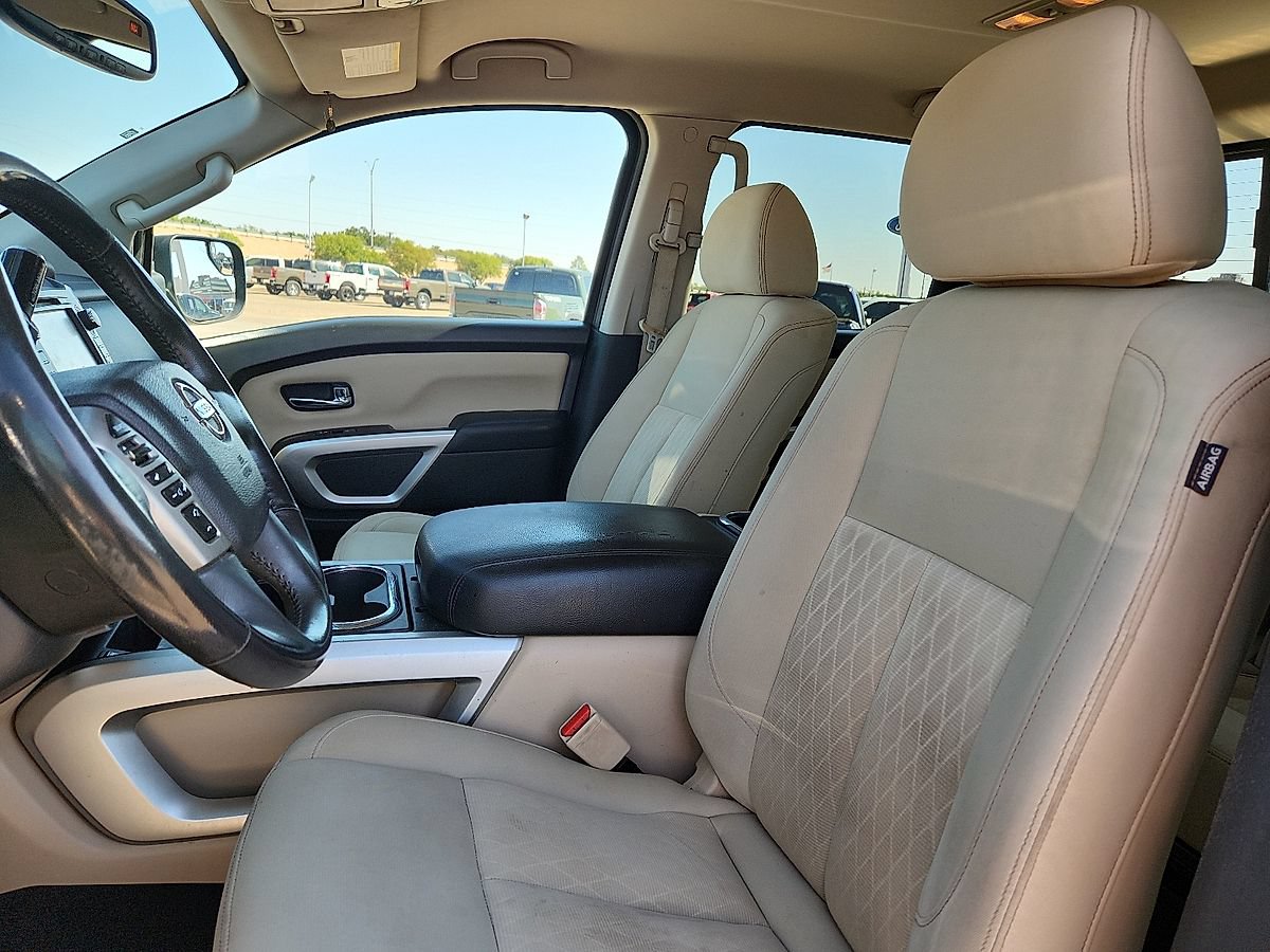 Used 2017 Nissan Titan SV AWD/4WD image 8