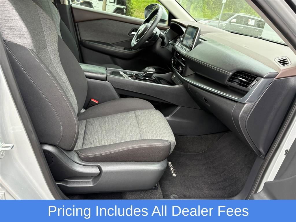Certified 2023 Nissan Rogue SV FWD image 19