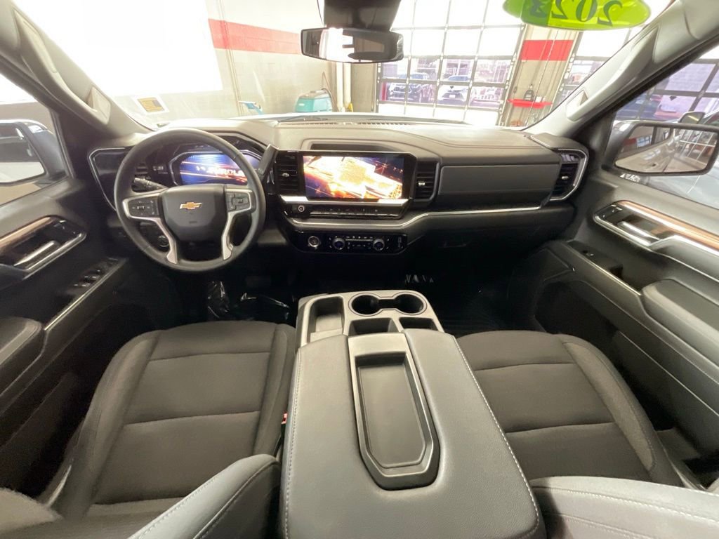 Used 2023 Chevrolet Silverado 1500 LT image 9