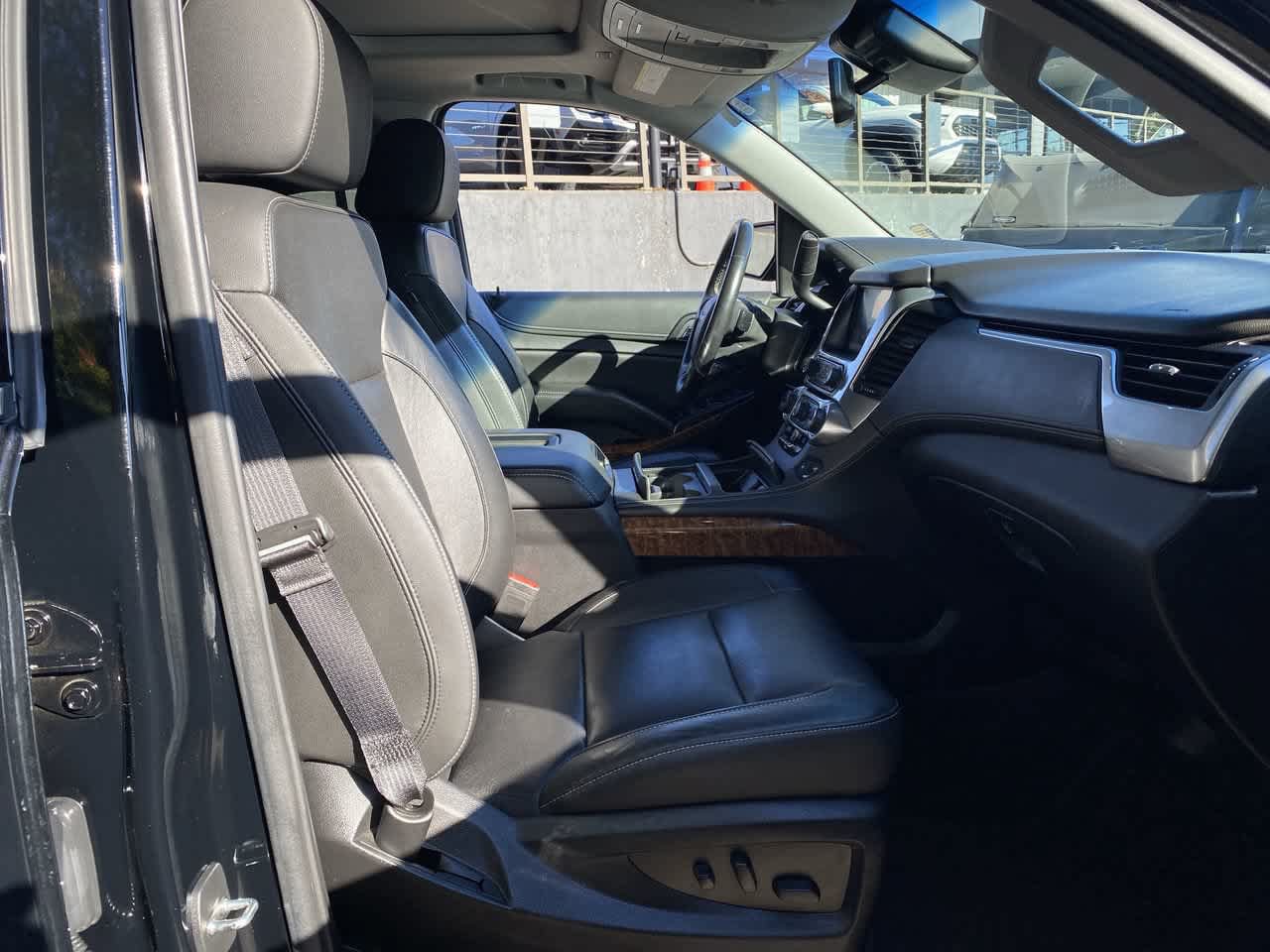 Used 2020 Chevrolet Tahoe Premier w/ 6.2L Performance Package AWD/4WD image 18