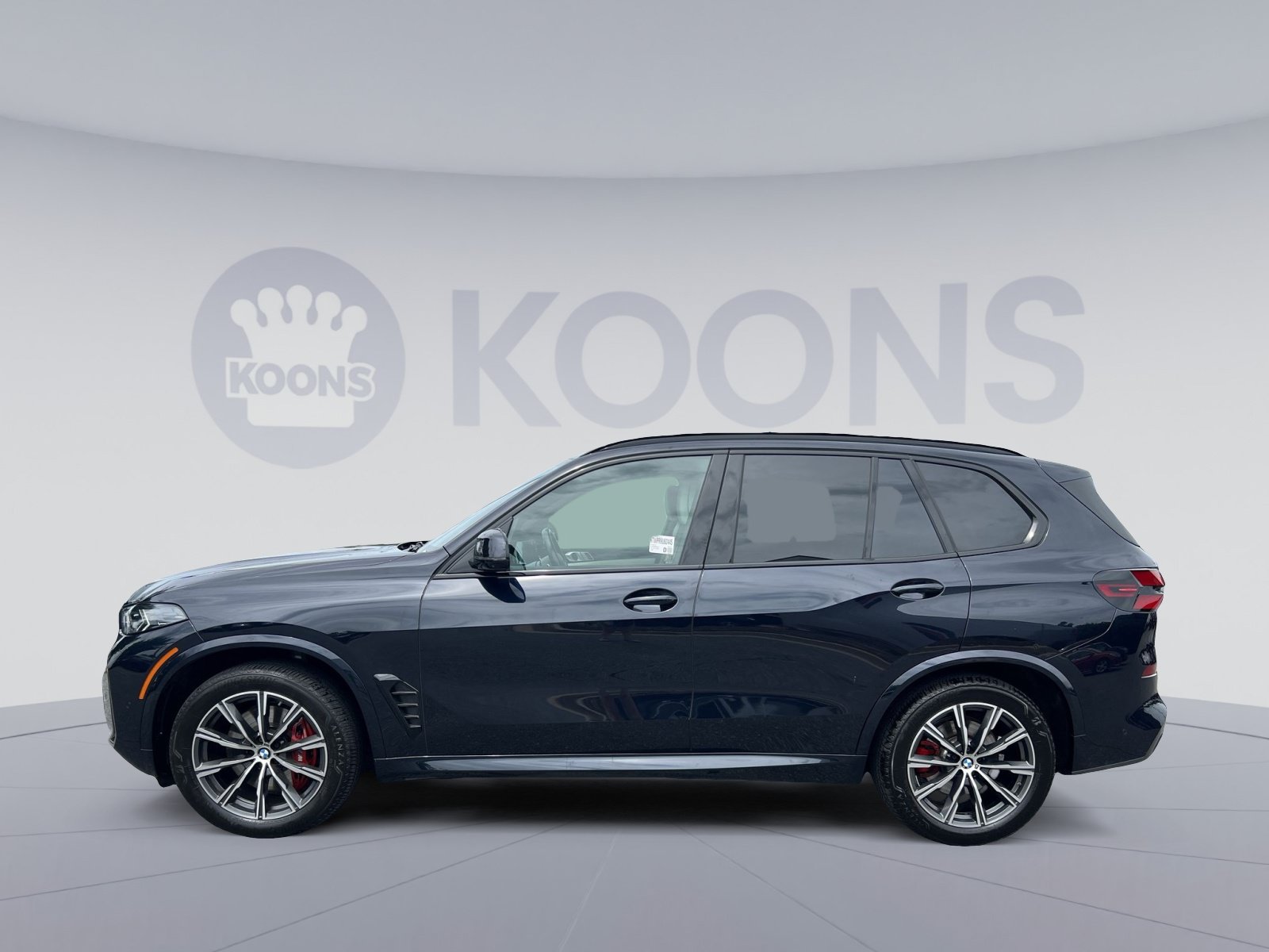 Used 2024 BMW X5 xDrive40i w/ M Sport Package AWD/4WD image 2