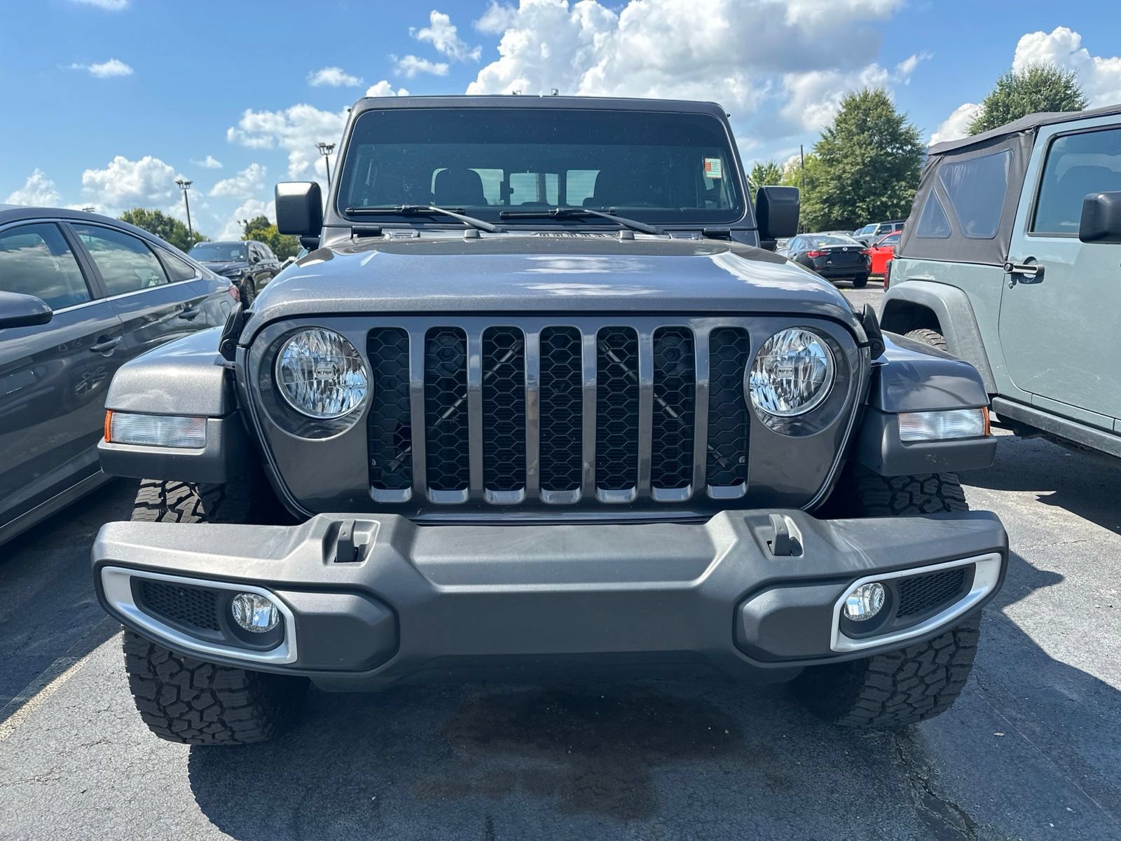 Used 2023 Jeep Gladiator Sport AWD/4WD image 2