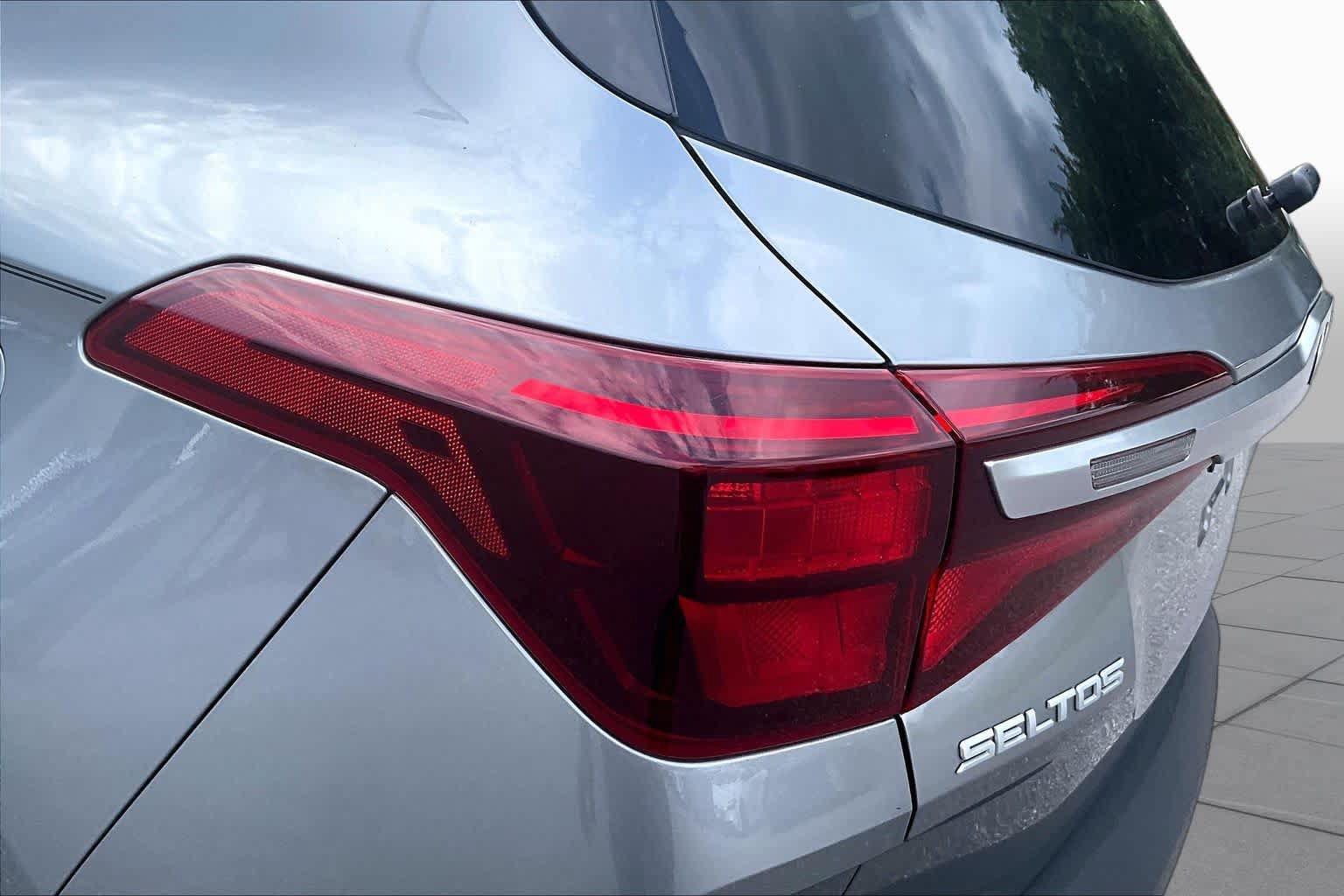 Used 2023 Kia Seltos LX AWD/4WD image 28