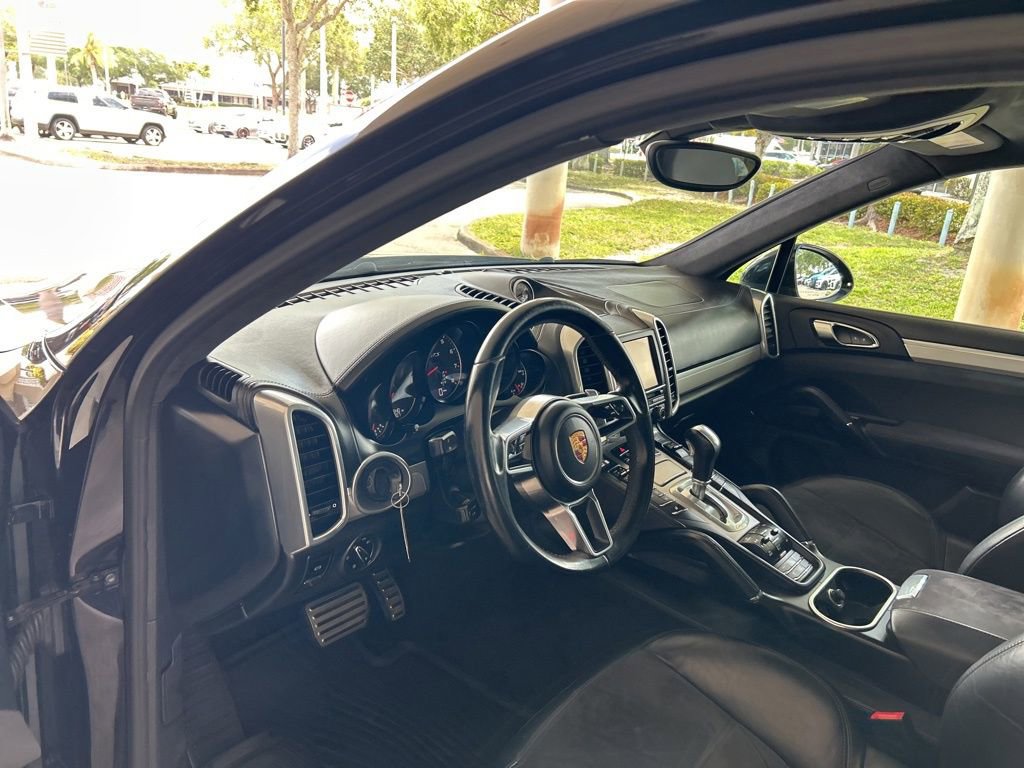 Used 2016 Porsche Cayenne GTS image 6