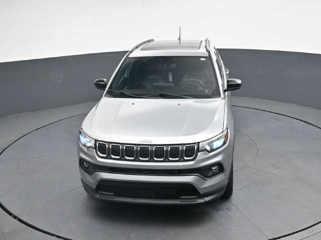Used 2023 Jeep Compass Latitude w/ Sun and Sound Group AWD/4WD image 31