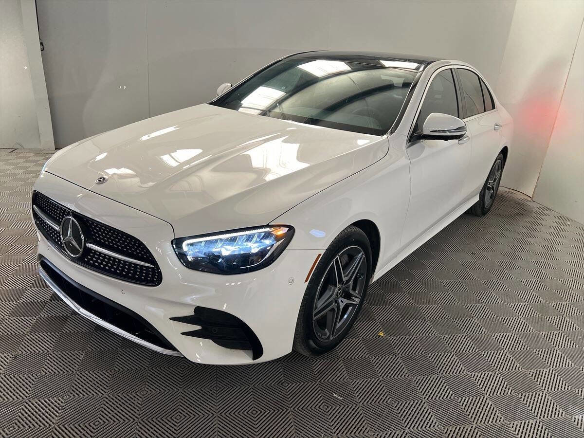 Used 2023 Mercedes-Benz E 350 4MATIC Sedan image 2