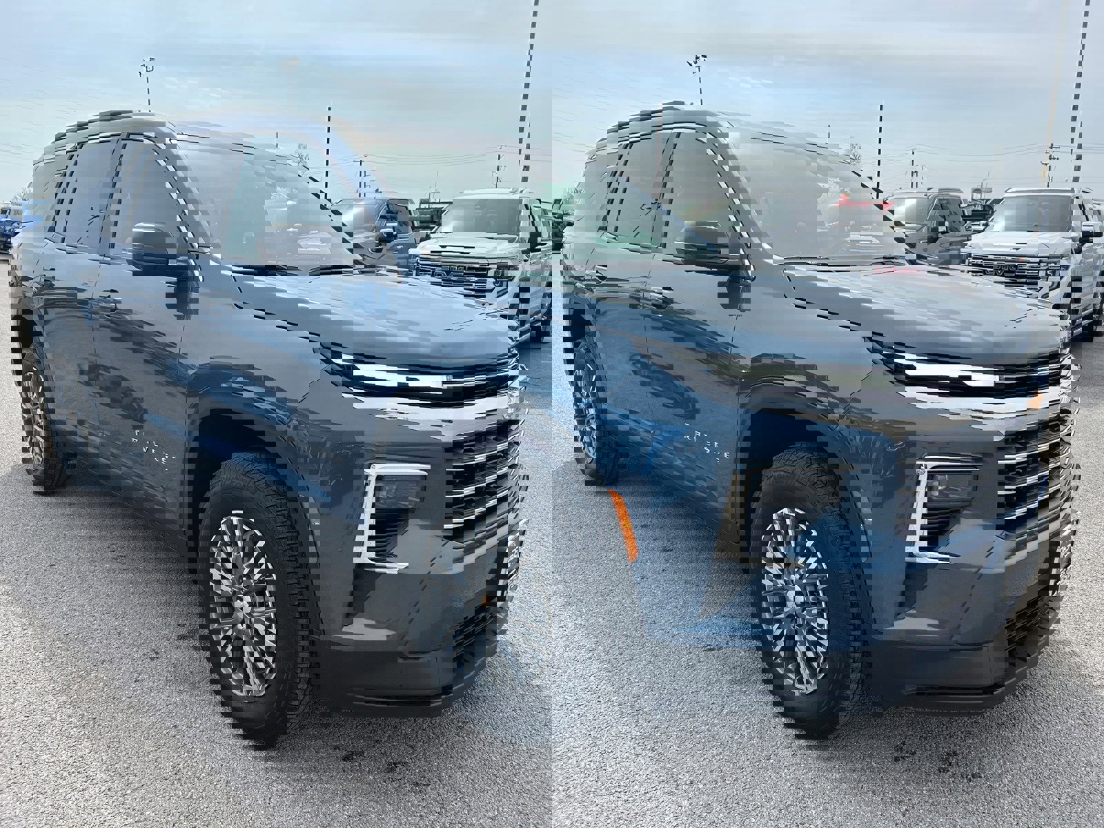 New 2026 Chevrolet Traverse LT w/ Driver Confidence Package FWD image 2