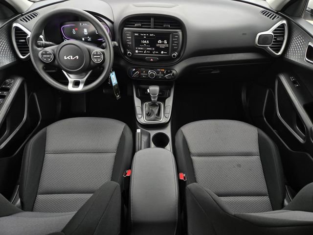 Used 2025 Kia Soul LX image 15