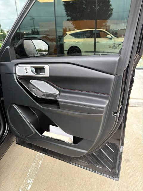 Used 2024 Ford Explorer ST w/ Technology Package AWD/4WD image 15