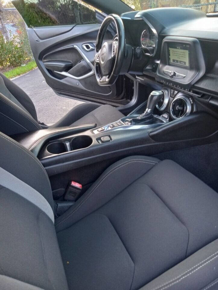 Used 2017 Chevrolet Camaro LT w/ RS Package image 10