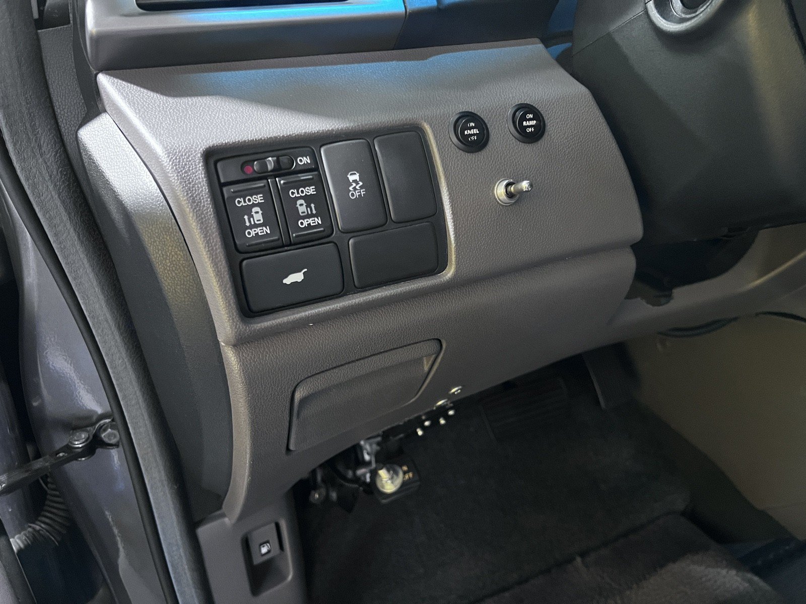 Used 2011 Honda Odyssey EX-L image 24