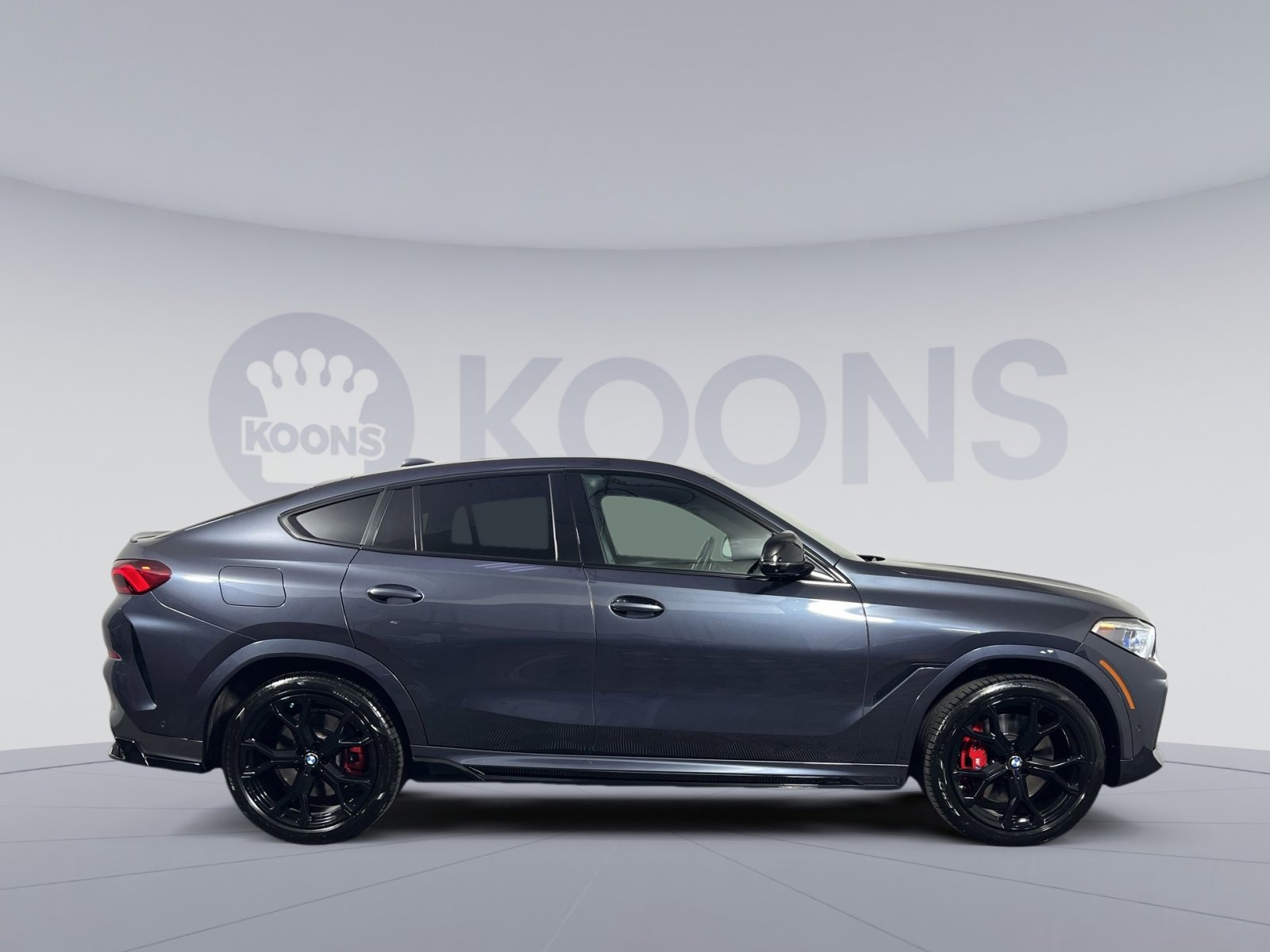 Used 2021 BMW X6 M50i w/ Executive Package image 10