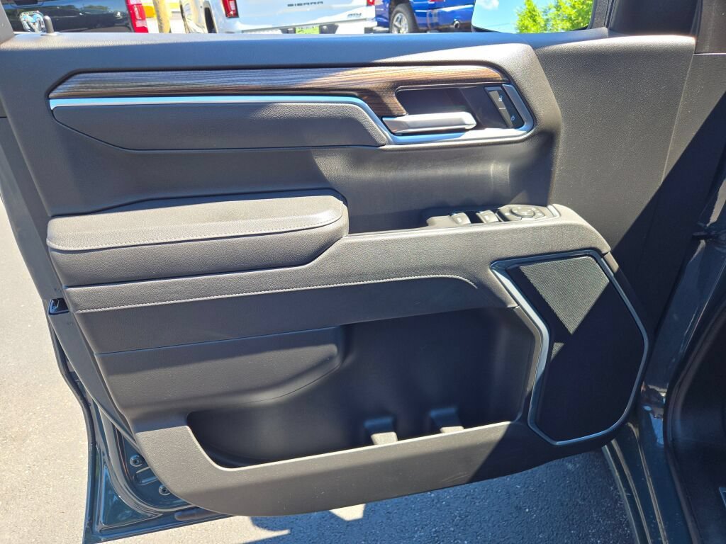 Certified 2025 Chevrolet Silverado 1500 LT AWD/4WD image 24