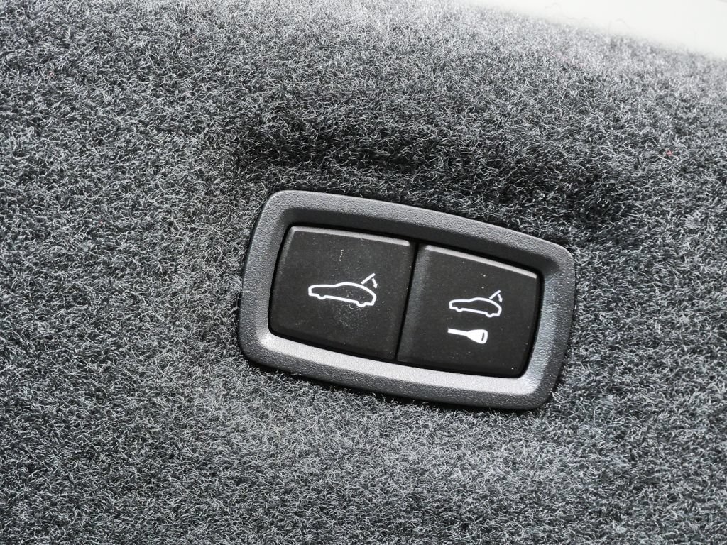 New 2026 Porsche Taycan AWD/4WD image 32