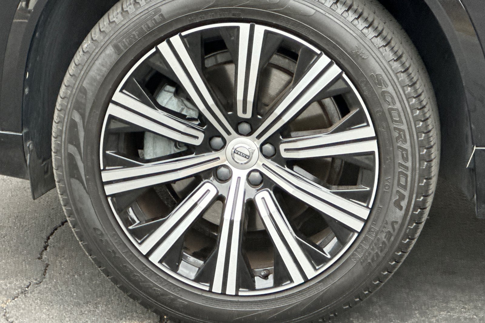 Certified 2023 Volvo XC90 B6 Core w/ Protection Package Premier AWD/4WD image 34