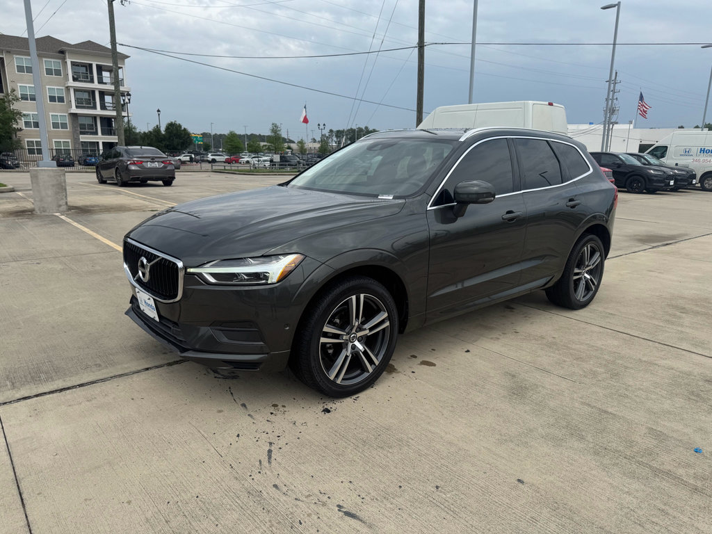 Used 2019 Volvo XC60 T5 Momentum w/ Multimedia Package AWD/4WD image 4