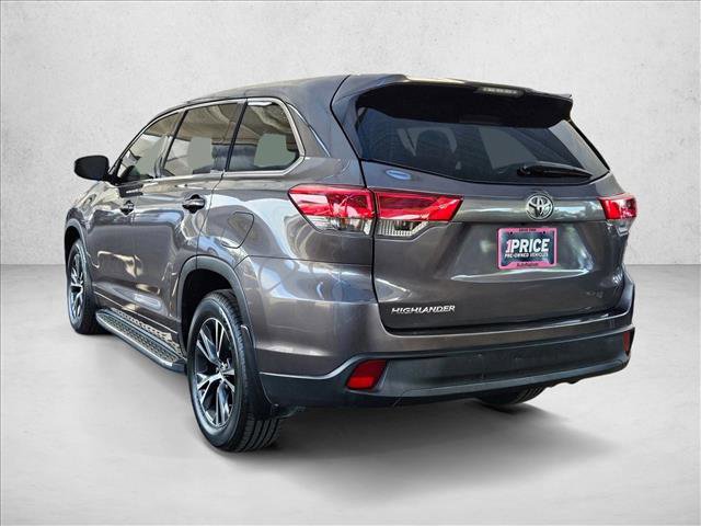 Used 2018 Toyota Highlander LE FWD image 6