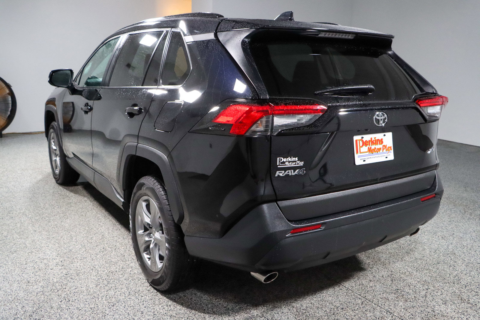 Used 2024 Toyota RAV4 XLE FWD image 9