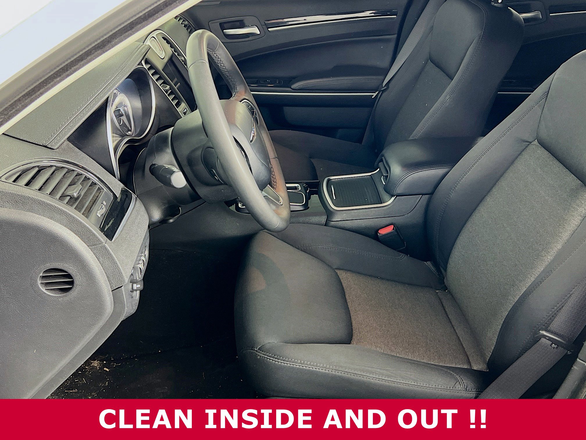 Used 2023 Chrysler 300 Touring w/ Sport Appearance Package image 3