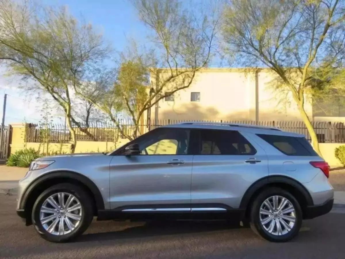 Used 2020 Ford Explorer Limited image 2