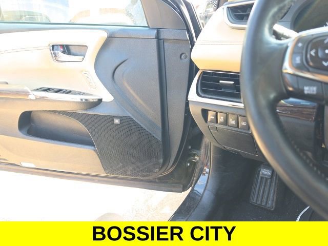 Used 2015 Toyota Avalon Limited w/ Technology Package FWD image 8