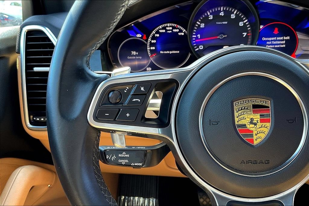 Used 2022 Porsche Cayenne AWD/4WD image 11