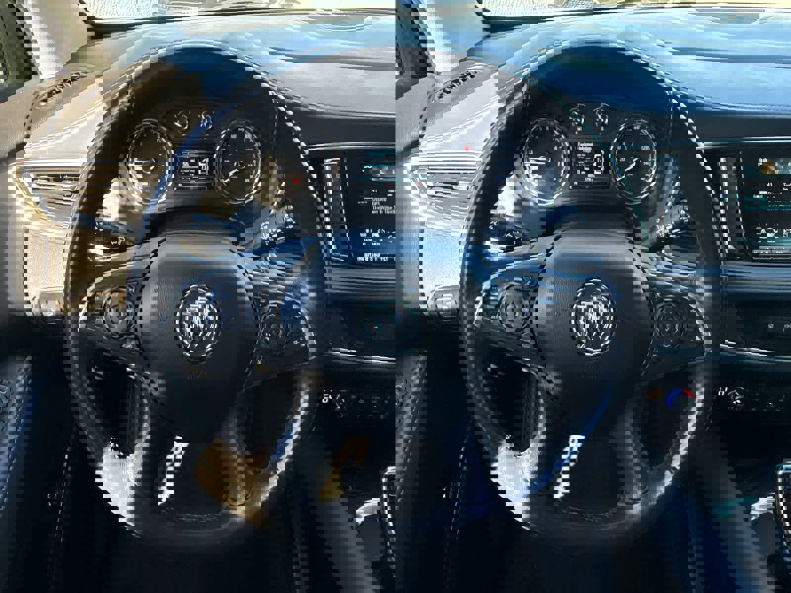 Used 2019 Buick Enclave Essence image 14