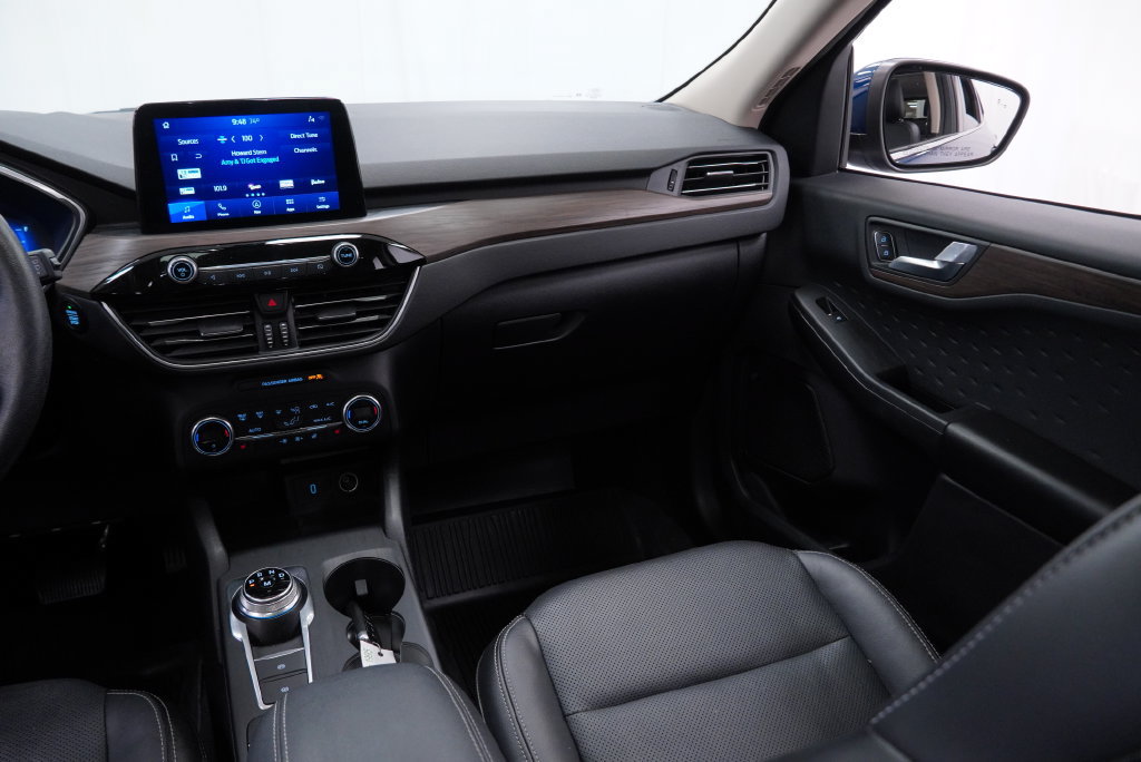 Used 2020 Ford Escape Titanium AWD/4WD image 18