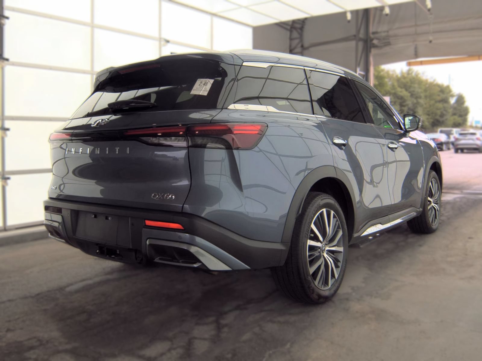 Used 2024 INFINITI QX60 Sensory AWD/4WD image 4
