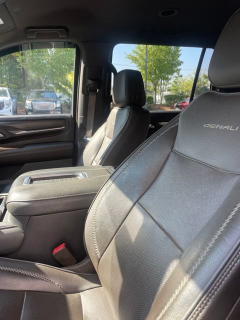 Used 2021 GMC Yukon XL Denali AWD/4WD image 9